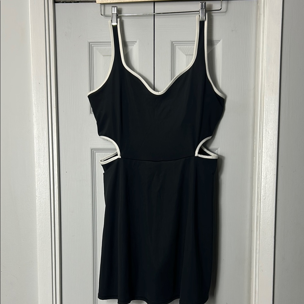 Old Navy Active Black Cut-Out Skort dress with inside pocket.